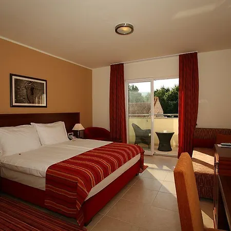 Valamar Adria Отель