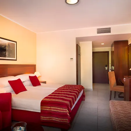 Valamar Adria מלון