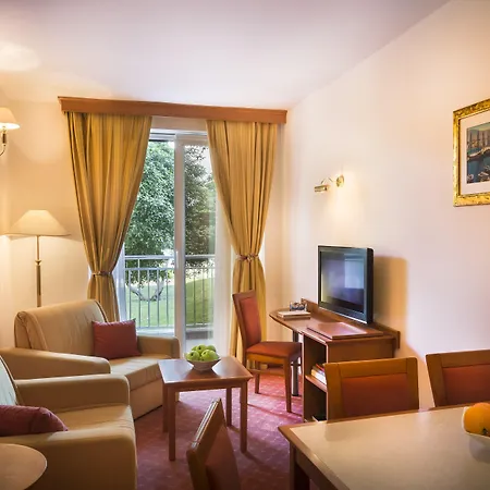 Hotell Valamar Adria 4*