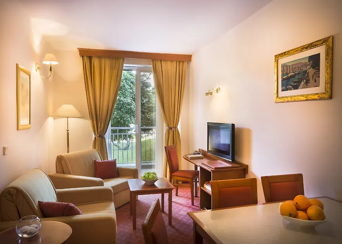 מלון Valamar Adria 4*