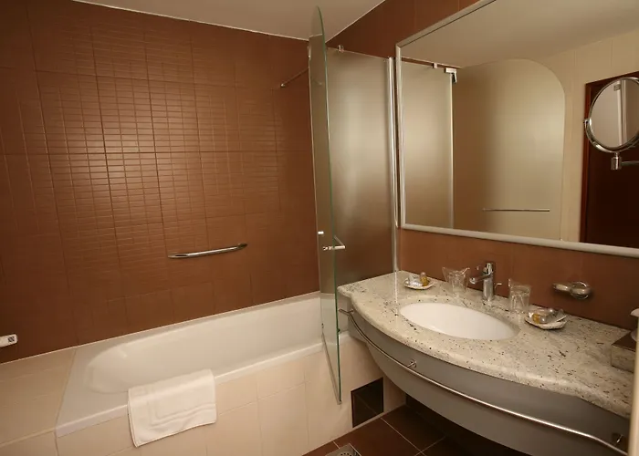 Valamar Adria 4* באסקה