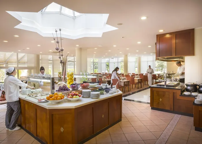 מלון Valamar Adria 4*