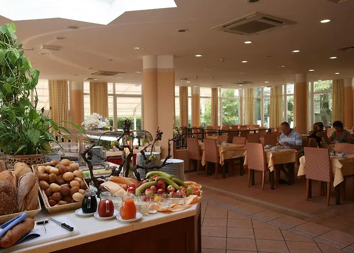 Hotel Valamar Adria 4*