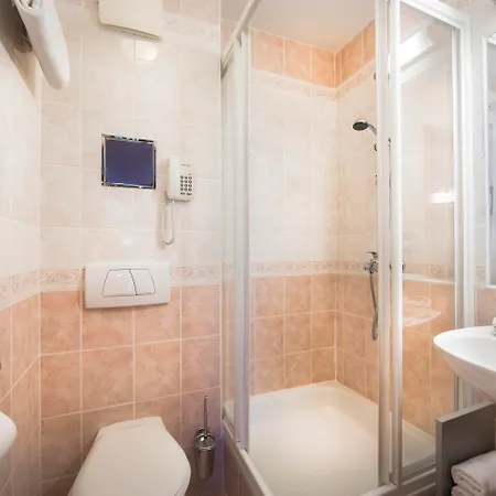 Szálloda Valamar Adria 4*