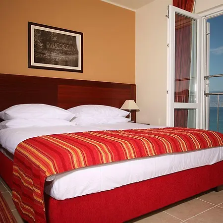 Valamar Adria Szálloda Baška